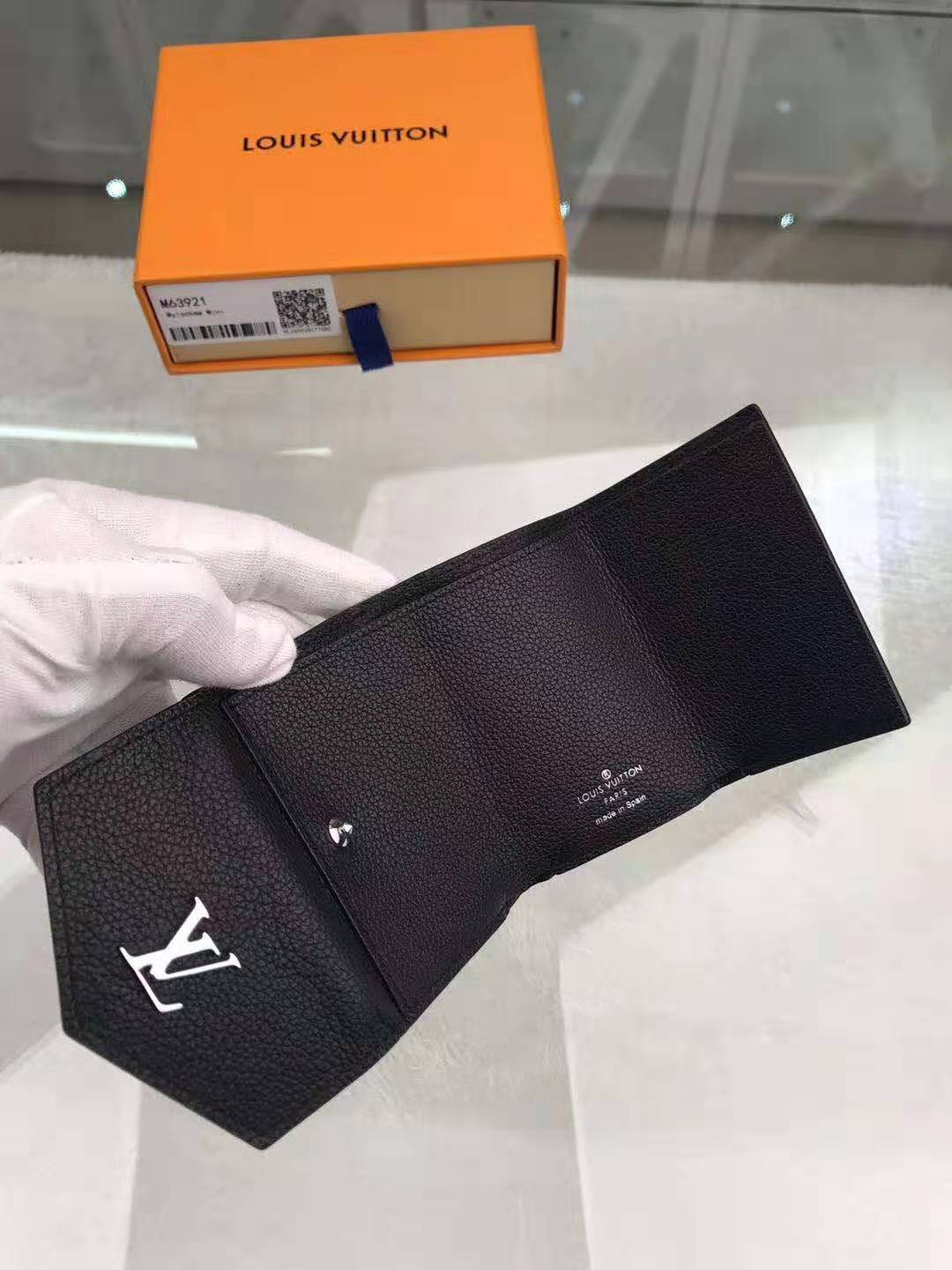 Louis Vuitton 2019 SS Unisex Plain Leather Folding Wallets M63978 – HQEBGS Blog(https://nrd.kbic-nsn.gov/designer-bag-directory-:-louis-vuitton-handbag-size/ ...